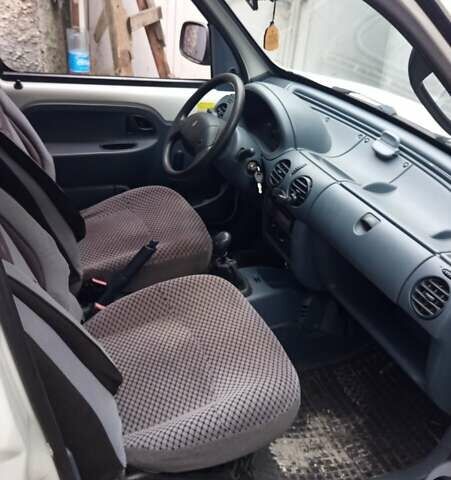 Білий Рено Кєнгу, об'ємом двигуна 1.15 л та пробігом 210 тис. км за 3700 $, фото 3 на Automoto.ua