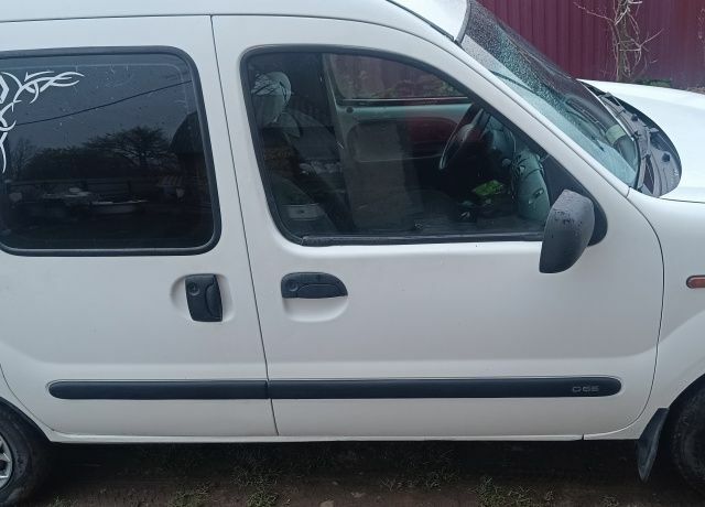 Белый Рено Кенгу, объемом двигателя 0 л и пробегом 350 тыс. км за 2600 $, фото 6 на Automoto.ua