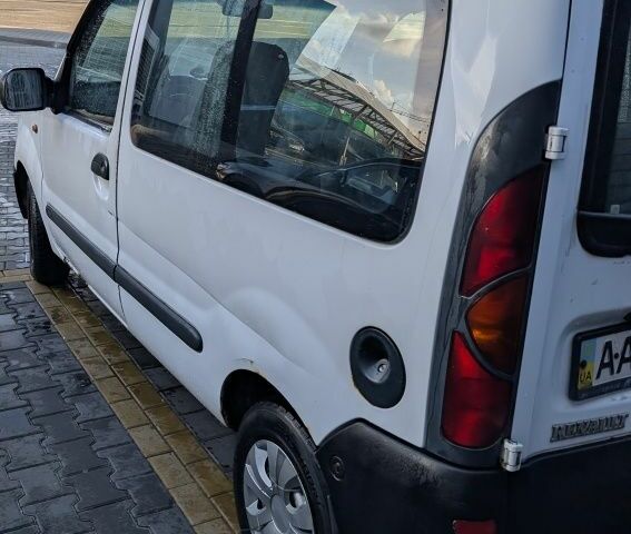 Белый Рено Кенгу, объемом двигателя 1.9 л и пробегом 290 тыс. км за 1499 $, фото 7 на Automoto.ua