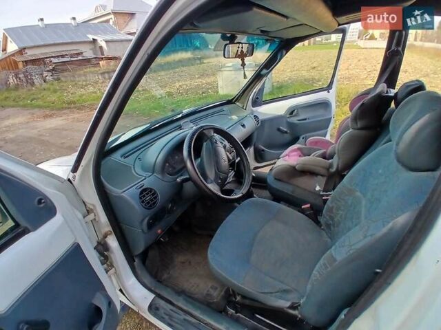 Белый Рено Кенгу, объемом двигателя 1.9 л и пробегом 278 тыс. км за 2650 $, фото 3 на Automoto.ua