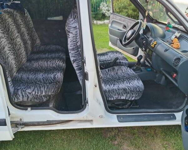 Белый Рено Кенгу, объемом двигателя 1.87 л и пробегом 365 тыс. км за 3300 $, фото 3 на Automoto.ua