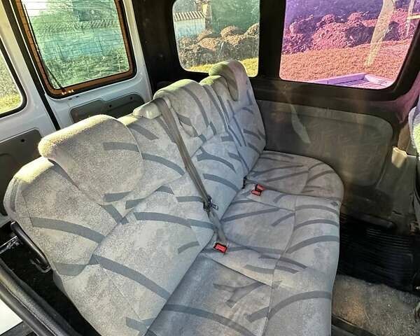 Белый Рено Кенгу, объемом двигателя 1.9 л и пробегом 251 тыс. км за 2650 $, фото 25 на Automoto.ua