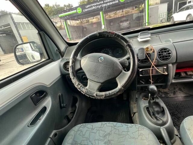 Белый Рено Кенгу, объемом двигателя 1.9 л и пробегом 306 тыс. км за 2000 $, фото 5 на Automoto.ua