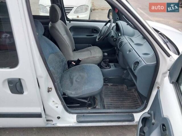 Белый Рено Кенгу, объемом двигателя 1.87 л и пробегом 250 тыс. км за 3000 $, фото 12 на Automoto.ua