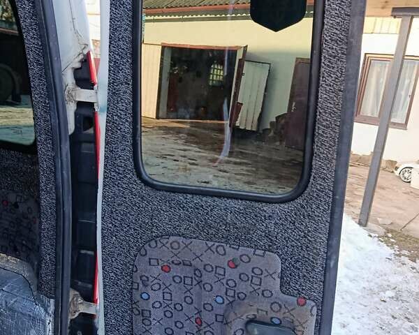 Белый Рено Кенгу, объемом двигателя 1.9 л и пробегом 321 тыс. км за 2700 $, фото 16 на Automoto.ua