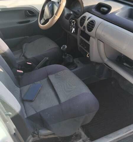 Белый Рено Кенгу, объемом двигателя 1.9 л и пробегом 200 тыс. км за 1650 $, фото 2 на Automoto.ua