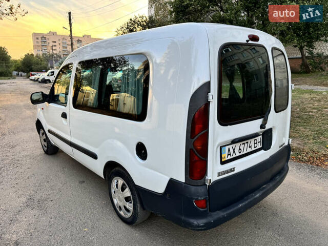 Белый Рено Кенгу, объемом двигателя 0 л и пробегом 399 тыс. км за 2950 $, фото 4 на Automoto.ua