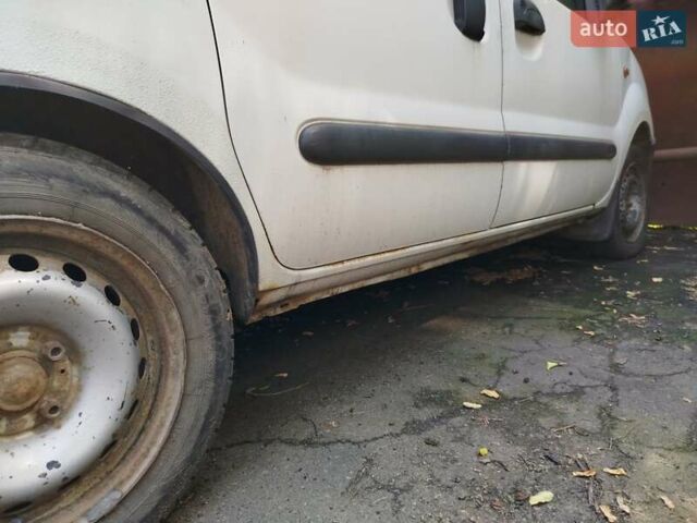 Білий Рено Кєнгу, об'ємом двигуна 1.2 л та пробігом 220 тис. км за 1500 $, фото 8 на Automoto.ua