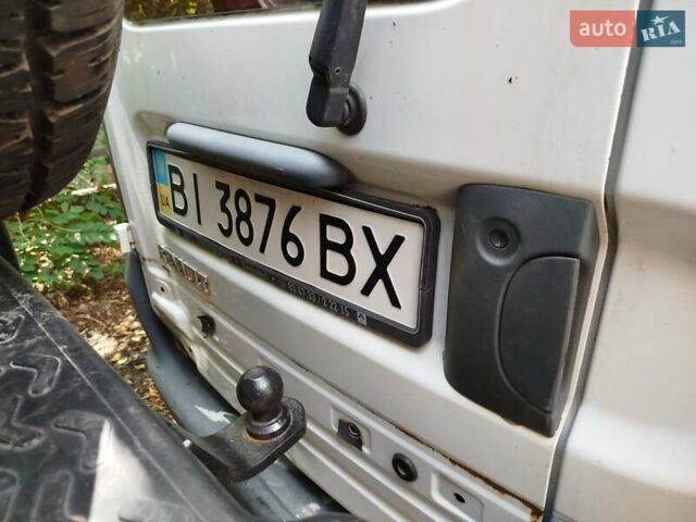 Білий Рено Кєнгу, об'ємом двигуна 1.2 л та пробігом 220 тис. км за 1500 $, фото 1 на Automoto.ua