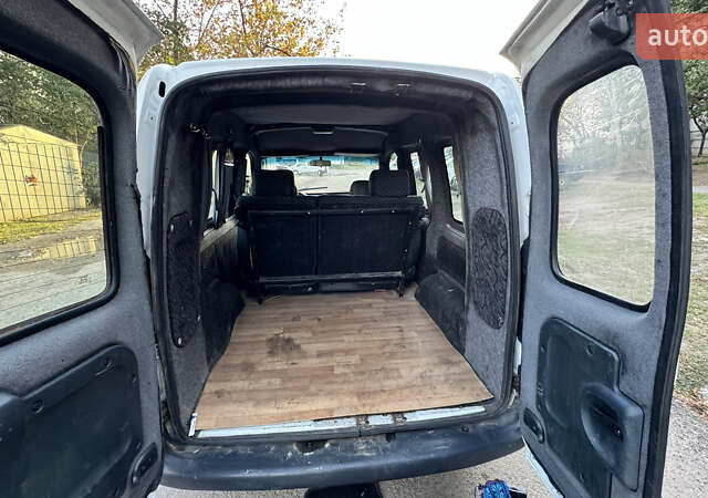 Белый Рено Кенгу, объемом двигателя 0 л и пробегом 399 тыс. км за 2950 $, фото 17 на Automoto.ua
