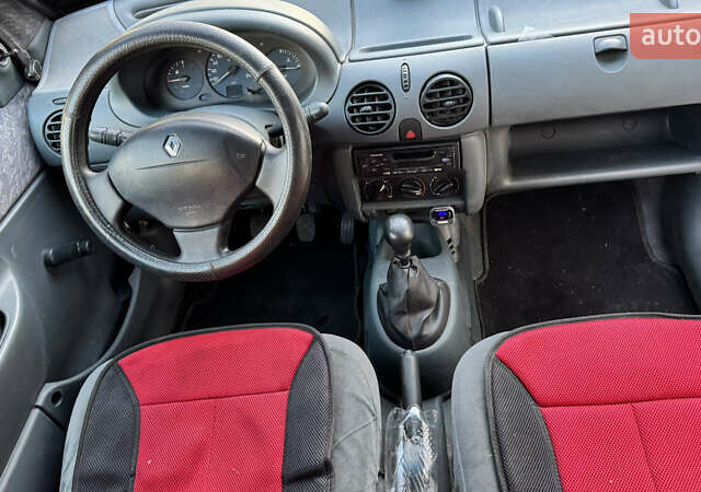 Белый Рено Кенгу, объемом двигателя 0 л и пробегом 399 тыс. км за 2950 $, фото 25 на Automoto.ua