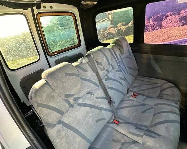 Белый Рено Кенгу, объемом двигателя 1.9 л и пробегом 251 тыс. км за 2650 $, фото 26 на Automoto.ua