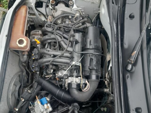 Білий Рено Кєнгу, об'ємом двигуна 1.2 л та пробігом 400 тис. км за 2700 $, фото 2 на Automoto.ua