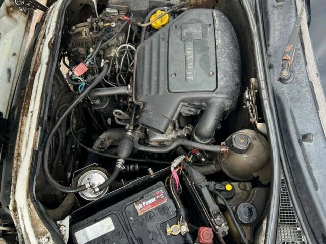 Белый Рено Кенгу, объемом двигателя 1.9 л и пробегом 306 тыс. км за 2000 $, фото 6 на Automoto.ua