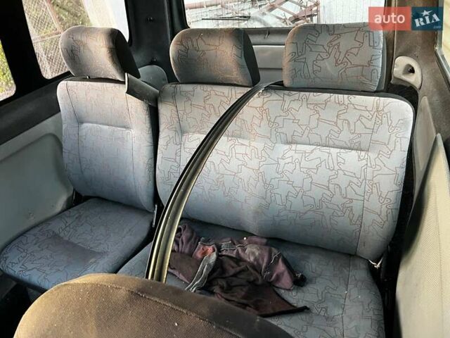 Белый Рено Кенгу, объемом двигателя 1.9 л и пробегом 230 тыс. км за 1500 $, фото 4 на Automoto.ua