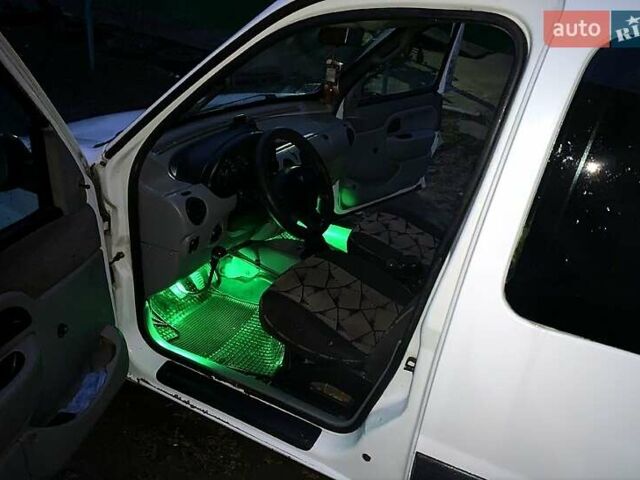 Белый Рено Кенгу, объемом двигателя 1.9 л и пробегом 272 тыс. км за 3400 $, фото 3 на Automoto.ua