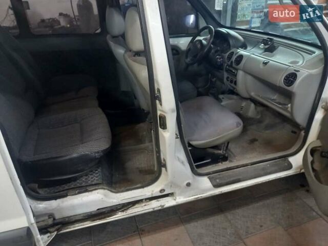 Белый Рено Кенгу, объемом двигателя 1.9 л и пробегом 278 тыс. км за 2050 $, фото 7 на Automoto.ua