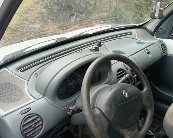 Белый Рено Кенгу, объемом двигателя 1.9 л и пробегом 400 тыс. км за 2100 $, фото 4 на Automoto.ua