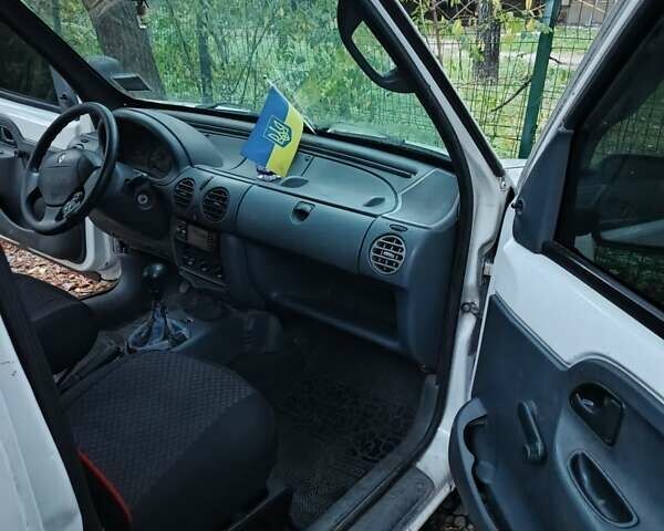 Білий Рено Кєнгу, об'ємом двигуна 1.9 л та пробігом 290 тис. км за 2500 $, фото 11 на Automoto.ua