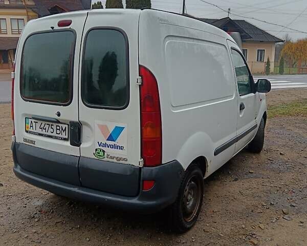 Белый Рено Кенгу, объемом двигателя 1.9 л и пробегом 400 тыс. км за 2100 $, фото 2 на Automoto.ua