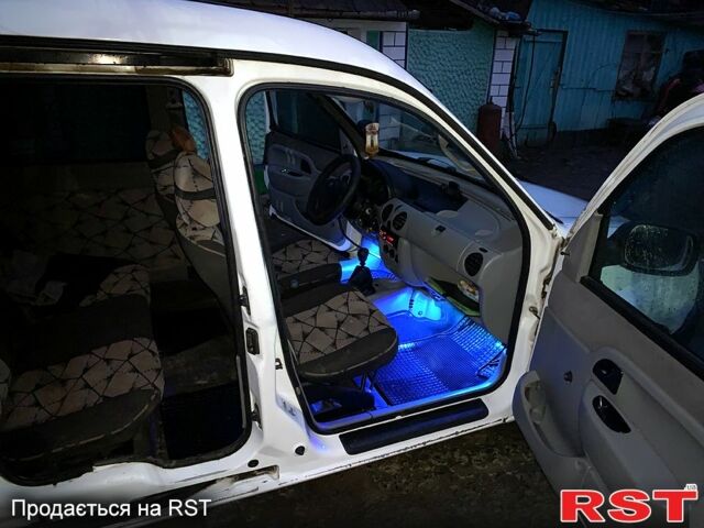 Белый Рено Кенгу, объемом двигателя 1.9 л и пробегом 272 тыс. км за 3400 $, фото 6 на Automoto.ua
