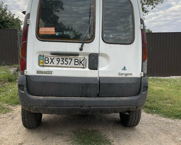 Белый Рено Кенгу, объемом двигателя 1.6 л и пробегом 305 тыс. км за 4400 $, фото 2 на Automoto.ua