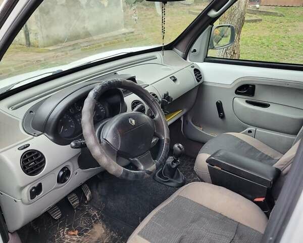 Белый Рено Кенгу, объемом двигателя 1.87 л и пробегом 488 тыс. км за 3000 $, фото 4 на Automoto.ua