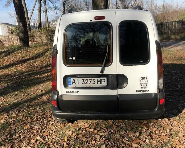 Белый Рено Кенгу, объемом двигателя 1.1 л и пробегом 382 тыс. км за 3600 $, фото 1 на Automoto.ua