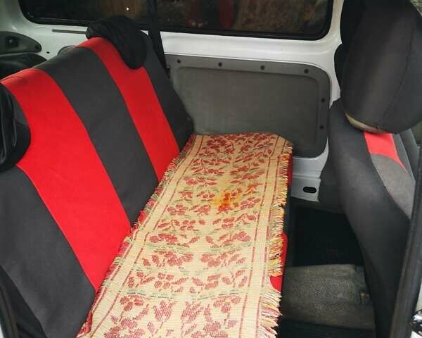 Белый Рено Кенгу, объемом двигателя 1.87 л и пробегом 250 тыс. км за 3000 $, фото 2 на Automoto.ua