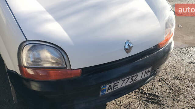 Белый Рено Кенгу, объемом двигателя 1.5 л и пробегом 270 тыс. км за 3500 $, фото 7 на Automoto.ua