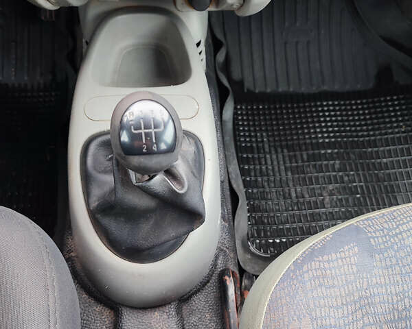 Белый Рено Кенгу, объемом двигателя 1.9 л и пробегом 221 тыс. км за 1700 $, фото 12 на Automoto.ua