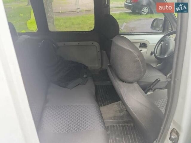 Белый Рено Кенгу, объемом двигателя 1.9 л и пробегом 160 тыс. км за 2800 $, фото 3 на Automoto.ua