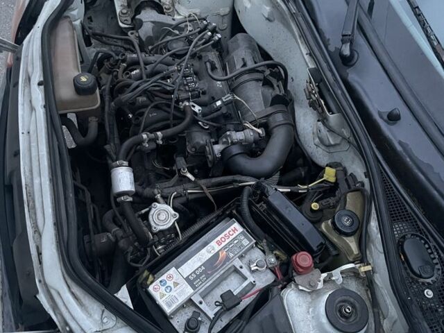 Белый Рено Кенгу, объемом двигателя 1.1 л и пробегом 170 тыс. км за 3300 $, фото 11 на Automoto.ua