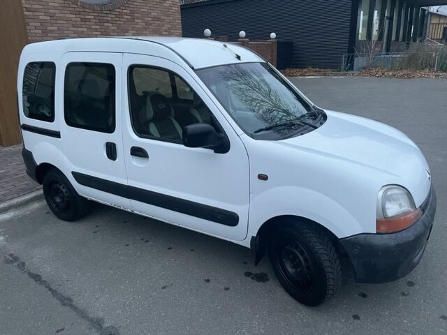 Белый Рено Кенгу, объемом двигателя 1.1 л и пробегом 170 тыс. км за 3300 $, фото 3 на Automoto.ua