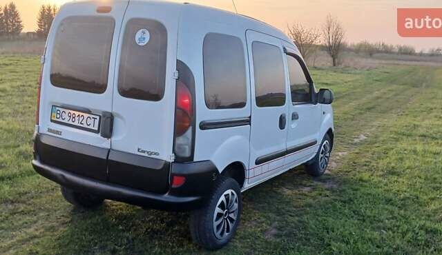 Белый Рено Кенгу, объемом двигателя 1.39 л и пробегом 352 тыс. км за 2950 $, фото 4 на Automoto.ua