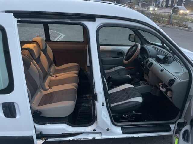 Белый Рено Кенгу, объемом двигателя 1.1 л и пробегом 170 тыс. км за 3300 $, фото 9 на Automoto.ua