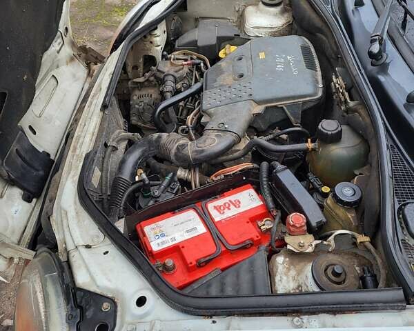 Белый Рено Кенгу, объемом двигателя 1.87 л и пробегом 215 тыс. км за 2950 $, фото 9 на Automoto.ua