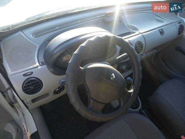 Белый Рено Кенгу, объемом двигателя 1.5 л и пробегом 288 тыс. км за 2900 $, фото 28 на Automoto.ua
