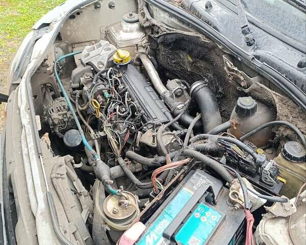 Рено Кенгу 2002 в Буске на Automoto.ua Белый Рено Кенгу, объемом двигателя 1.5 л и пробегом 406 тыс. км за 1600 $, фото 6 на Automoto.ua