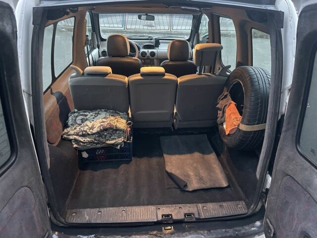 Белый Рено Кенгу, объемом двигателя 1.1 л и пробегом 170 тыс. км за 3300 $, фото 5 на Automoto.ua