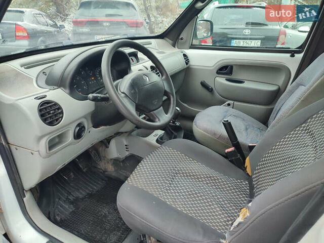 Белый Рено Кенгу, объемом двигателя 1.9 л и пробегом 221 тыс. км за 1700 $, фото 19 на Automoto.ua