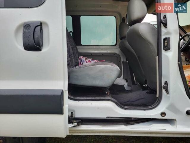 Белый Рено Кенгу, объемом двигателя 1.87 л и пробегом 215 тыс. км за 2950 $, фото 13 на Automoto.ua