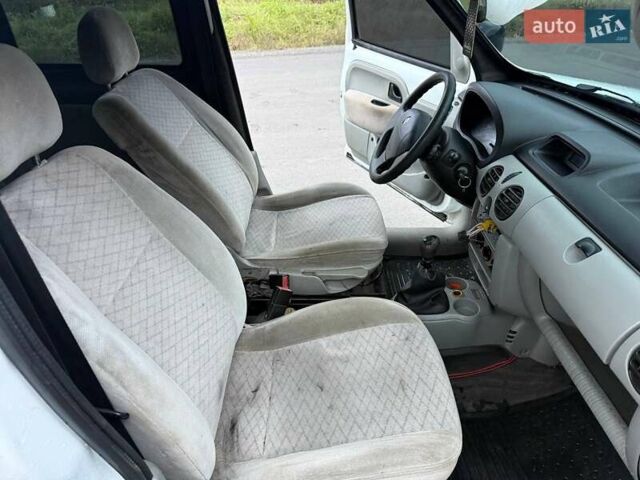 Белый Рено Кенгу, объемом двигателя 1.46 л и пробегом 300 тыс. км за 2150 $, фото 8 на Automoto.ua