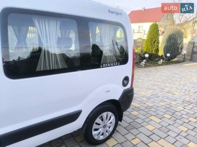 Белый Рено Кенгу, объемом двигателя 1.9 л и пробегом 329 тыс. км за 3800 $, фото 4 на Automoto.ua