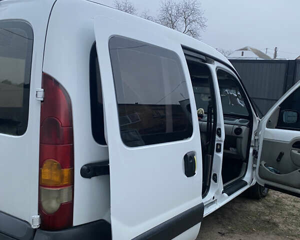 Белый Рено Кенгу, объемом двигателя 1.5 л и пробегом 329 тыс. км за 3700 $, фото 5 на Automoto.ua