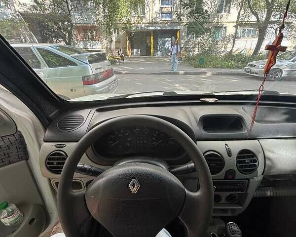 Белый Рено Кенгу, объемом двигателя 1.46 л и пробегом 90 тыс. км за 3500 $, фото 12 на Automoto.ua