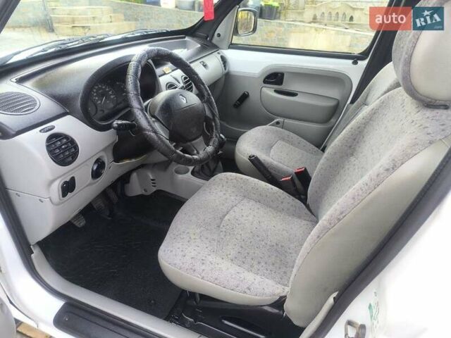 Белый Рено Кенгу, объемом двигателя 1.9 л и пробегом 329 тыс. км за 3800 $, фото 24 на Automoto.ua