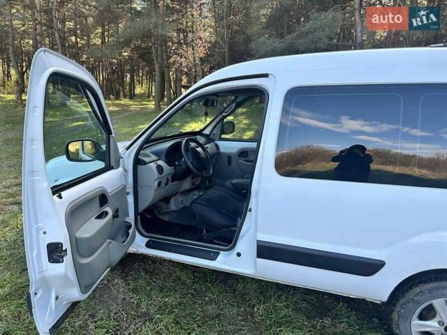 Рено Кєнгу 2003 у Чернівцях на Automoto.ua Білий Рено Кєнгу, об'ємом двигуна 1.5 л та пробігом 316 тис. км за 3400 $, фото 9 на Automoto.ua