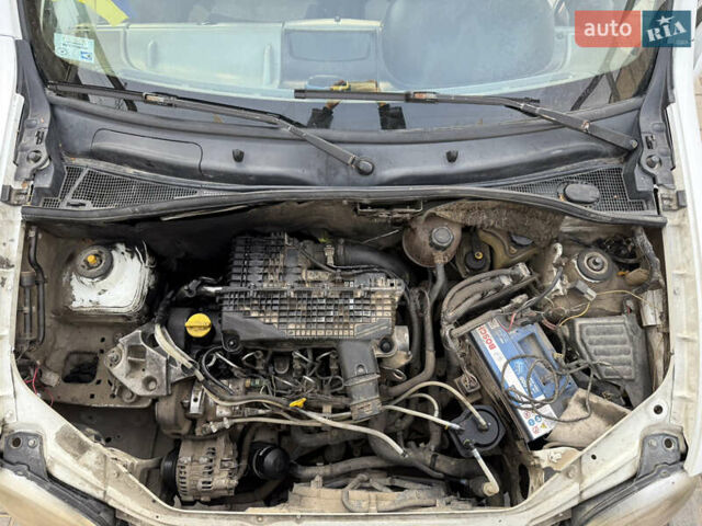 Белый Рено Кенгу, объемом двигателя 1.46 л и пробегом 414 тыс. км за 2600 $, фото 8 на Automoto.ua