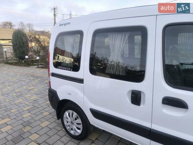Белый Рено Кенгу, объемом двигателя 1.9 л и пробегом 329 тыс. км за 3800 $, фото 3 на Automoto.ua